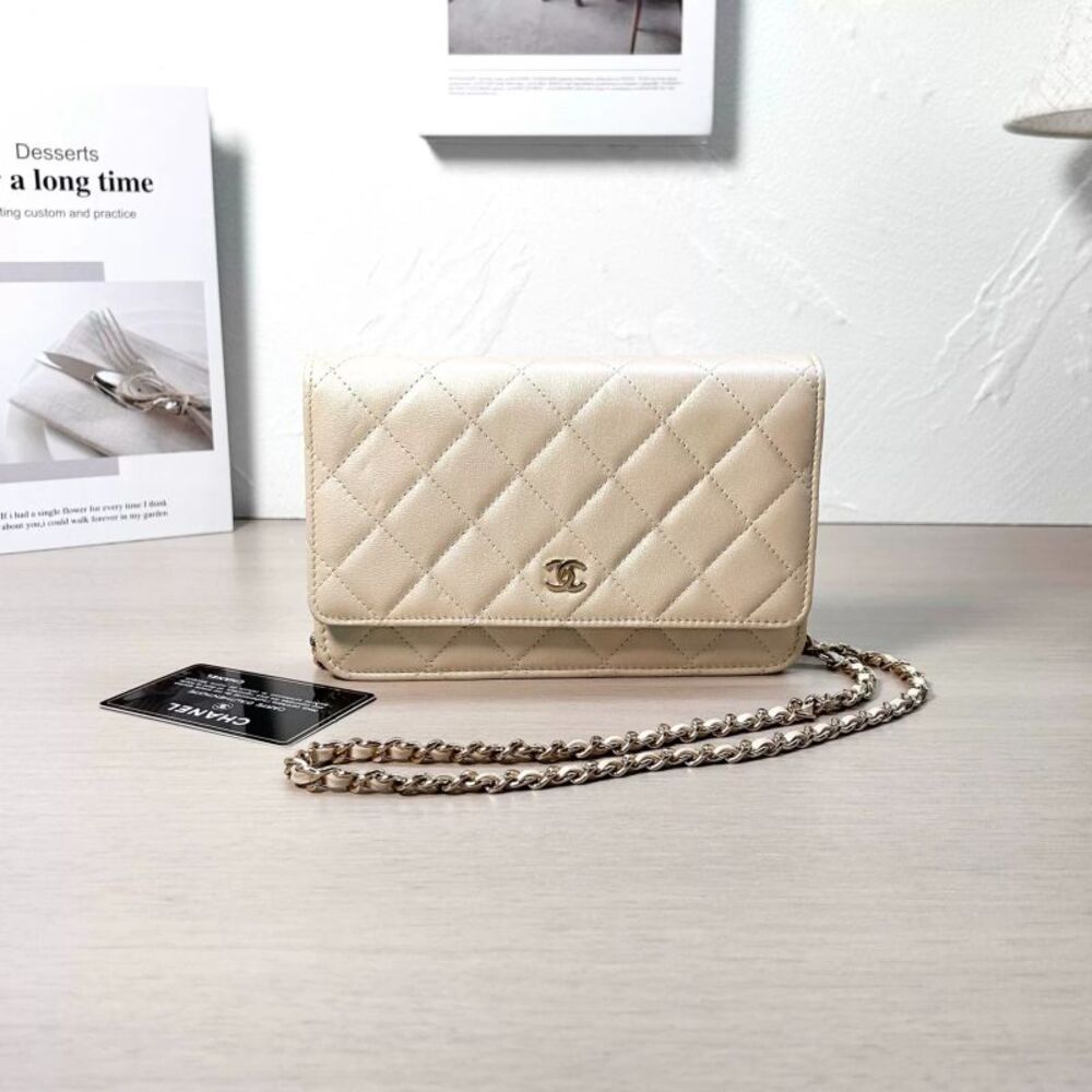 Chanel Women Pre-Loved Bag Very Good Condition